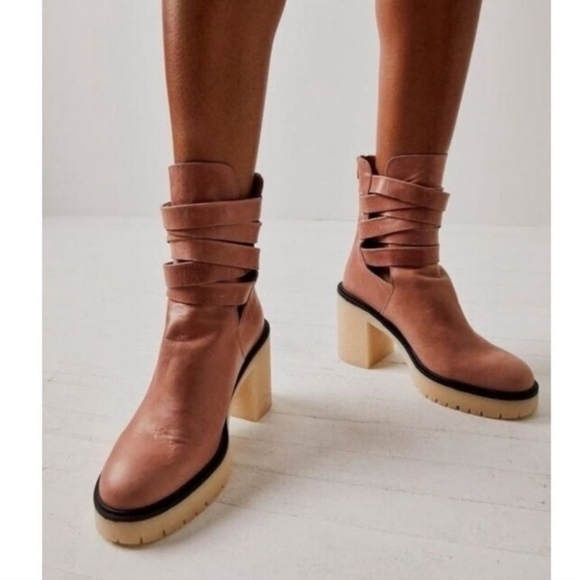 Free People Shoes - Free People Jesse Ankle Boots Size 39/9